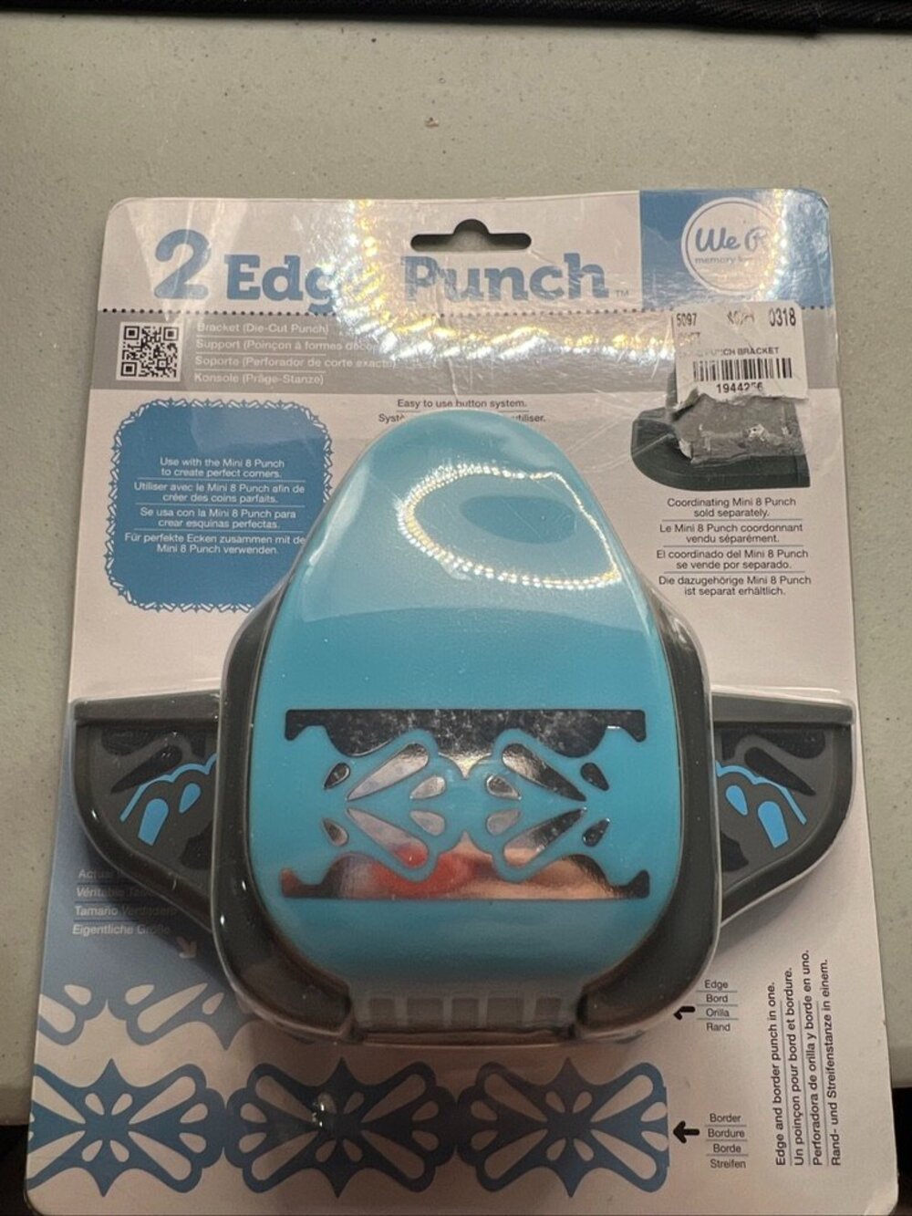 RARE NEW We R Memory Keeper Bracket 2 Edge Die Cut Punch Border Paper